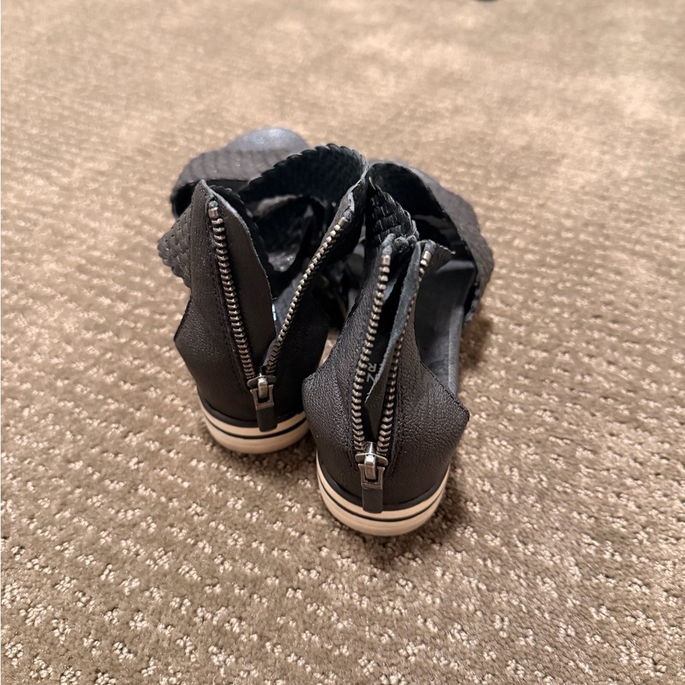 Eileen Fisher Black Woven Sandals - Picture 3 of 6
